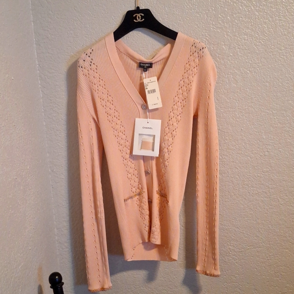 Chanel sweater pink size 36 just in time for winter